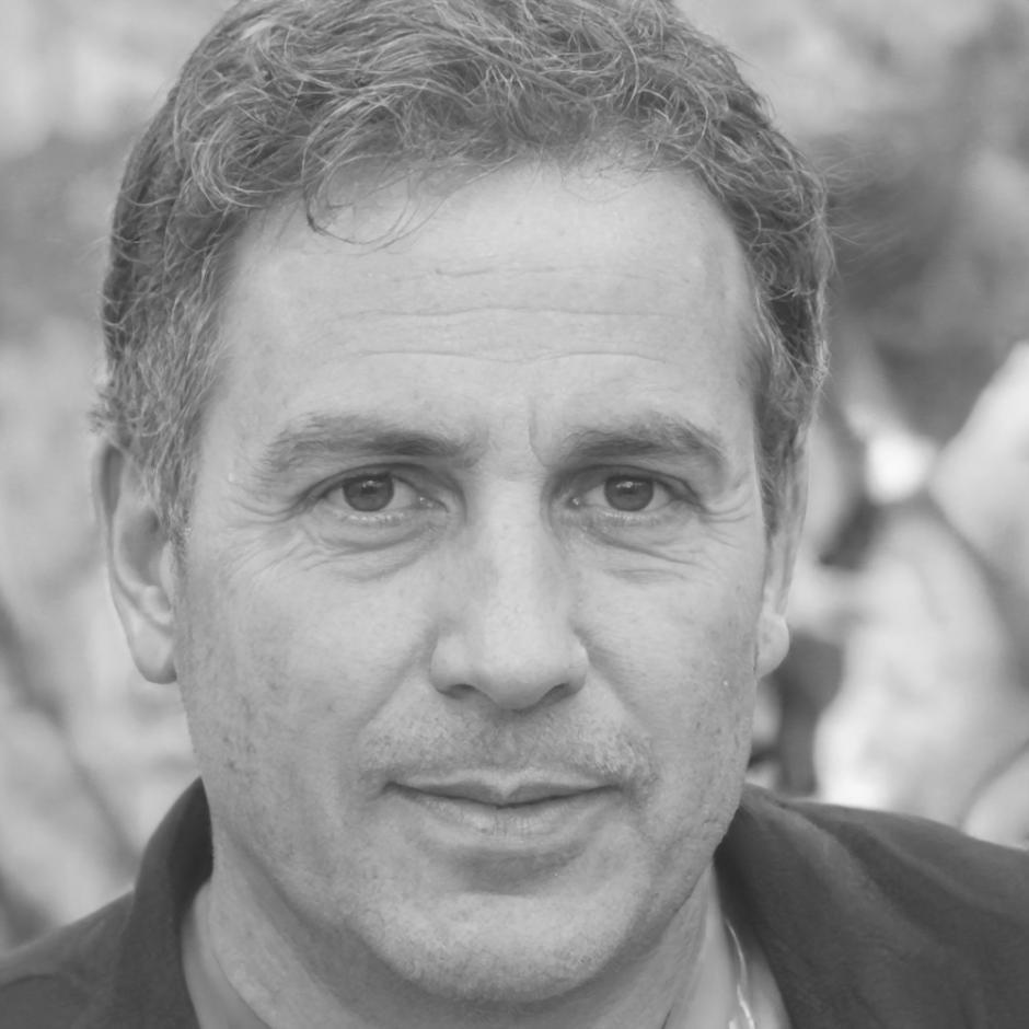 Instructor financiero Alberto Fuentes